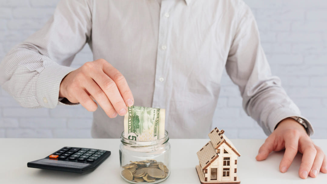 Propriétaire à Montréal planifiant son avenir financier grâce à une hypothèque privée